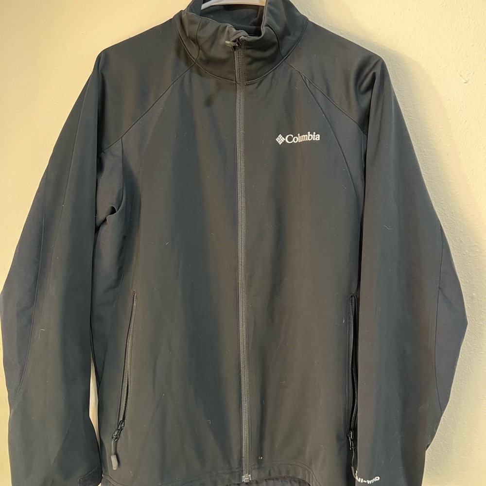 Women’s Columbia Omni-wind Block.